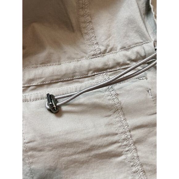 Orvis Khaki Woman’s Vest Size 14 Fly fishing, Hiking, Pockets - Picture 8 of 8